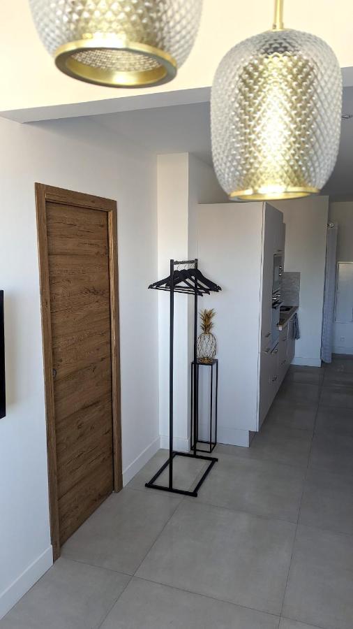 Superb Apartment With Sea View, 200M From Beach San-Martino-di-Lota Exterior photo